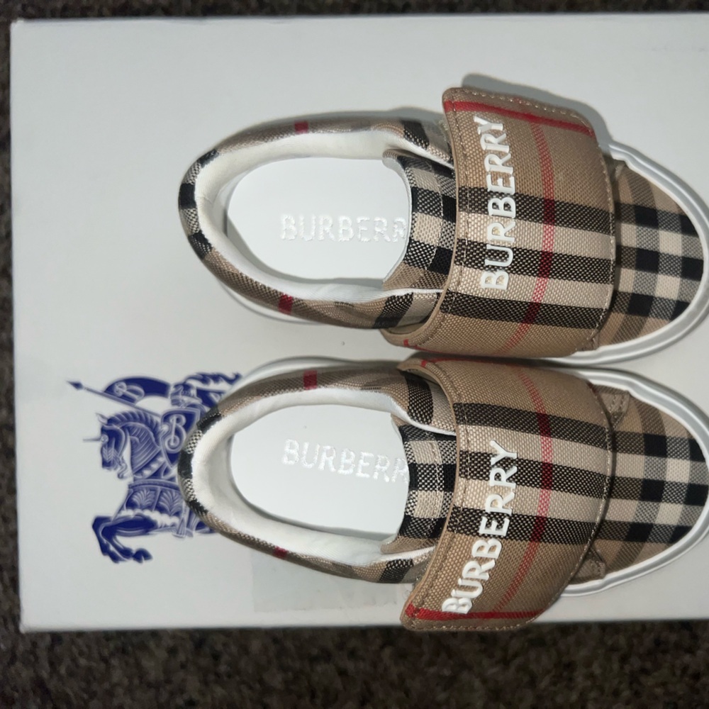 Burberry shoes